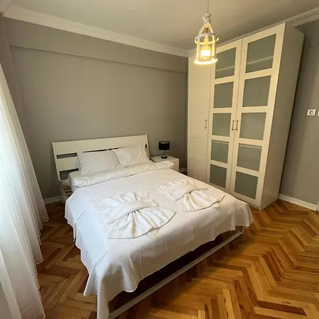 Sunset Apartment *